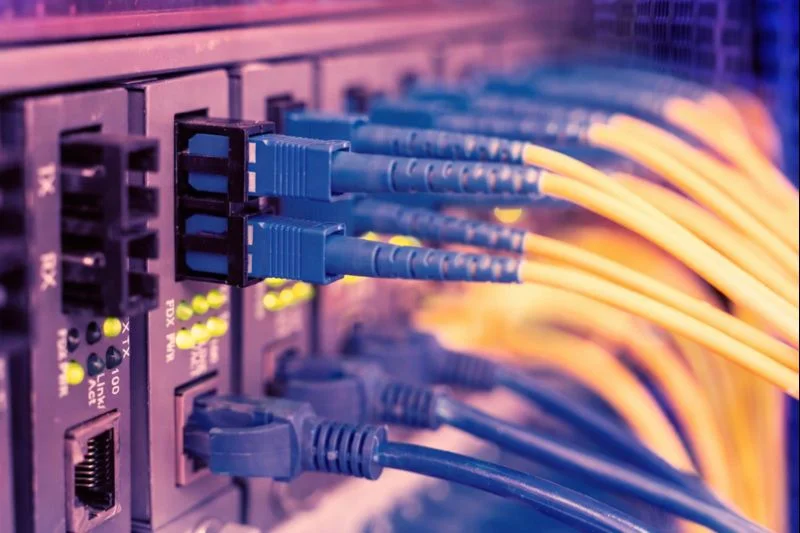 Fusões e Certificações Ópticas